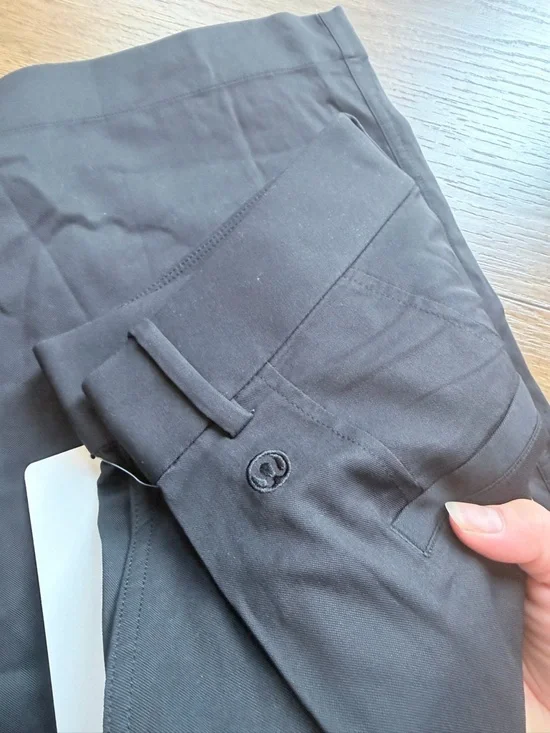 Lululemon Pleat-Front High-Rise Trouser
Regular size 4 color black - Picture 4 of 7